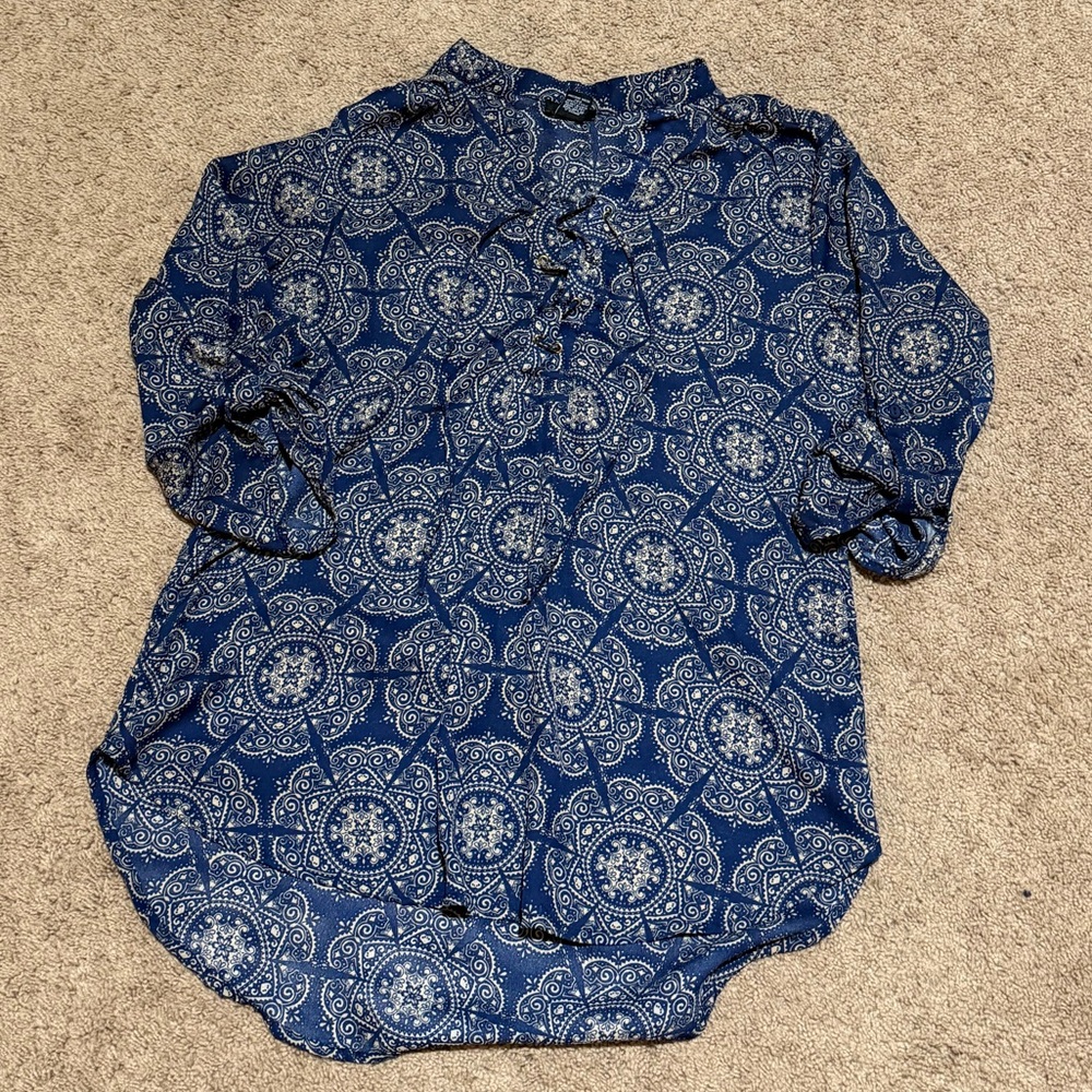 Rue21 Blue and Tan abstract 3/4 sleeve blouse